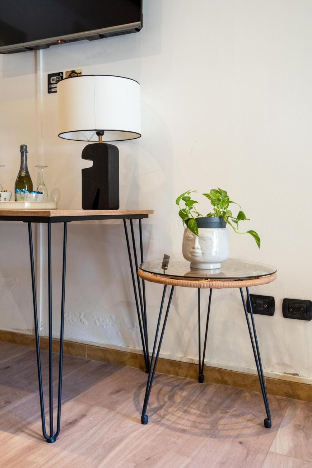 Nadia's Lovely - With Private Garden And Jacuzzi Appartamento *