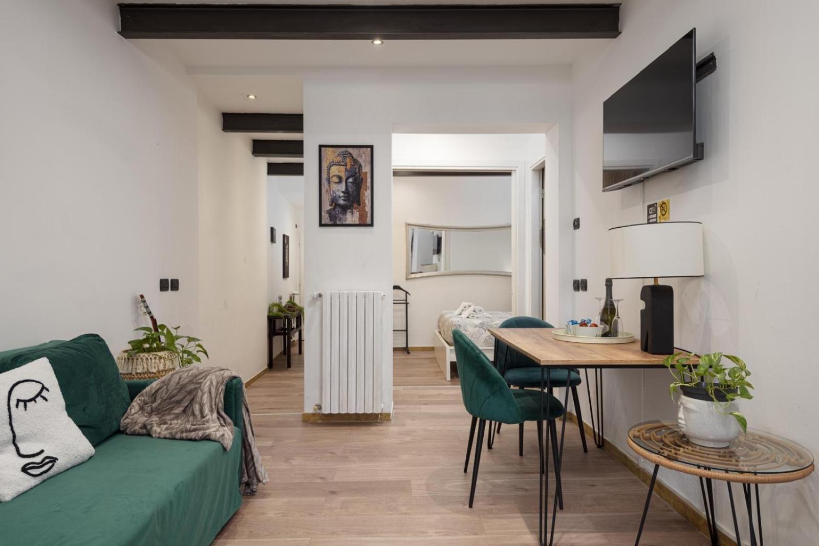 Nadia's Lovely - With Private Garden And Jacuzzi Appartamento *