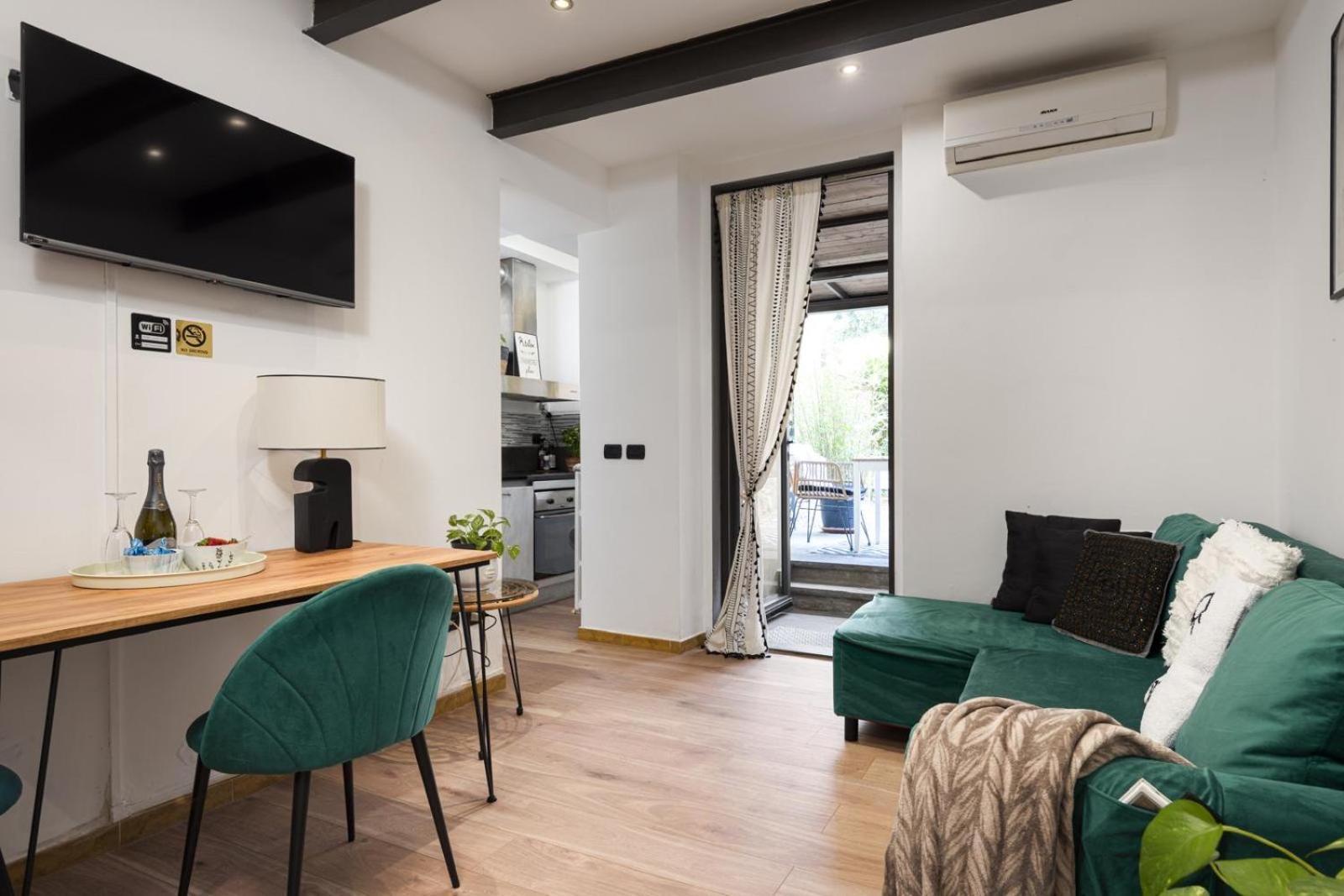 Nadia's Lovely - With Private Garden And Jacuzzi Appartamento Firenze