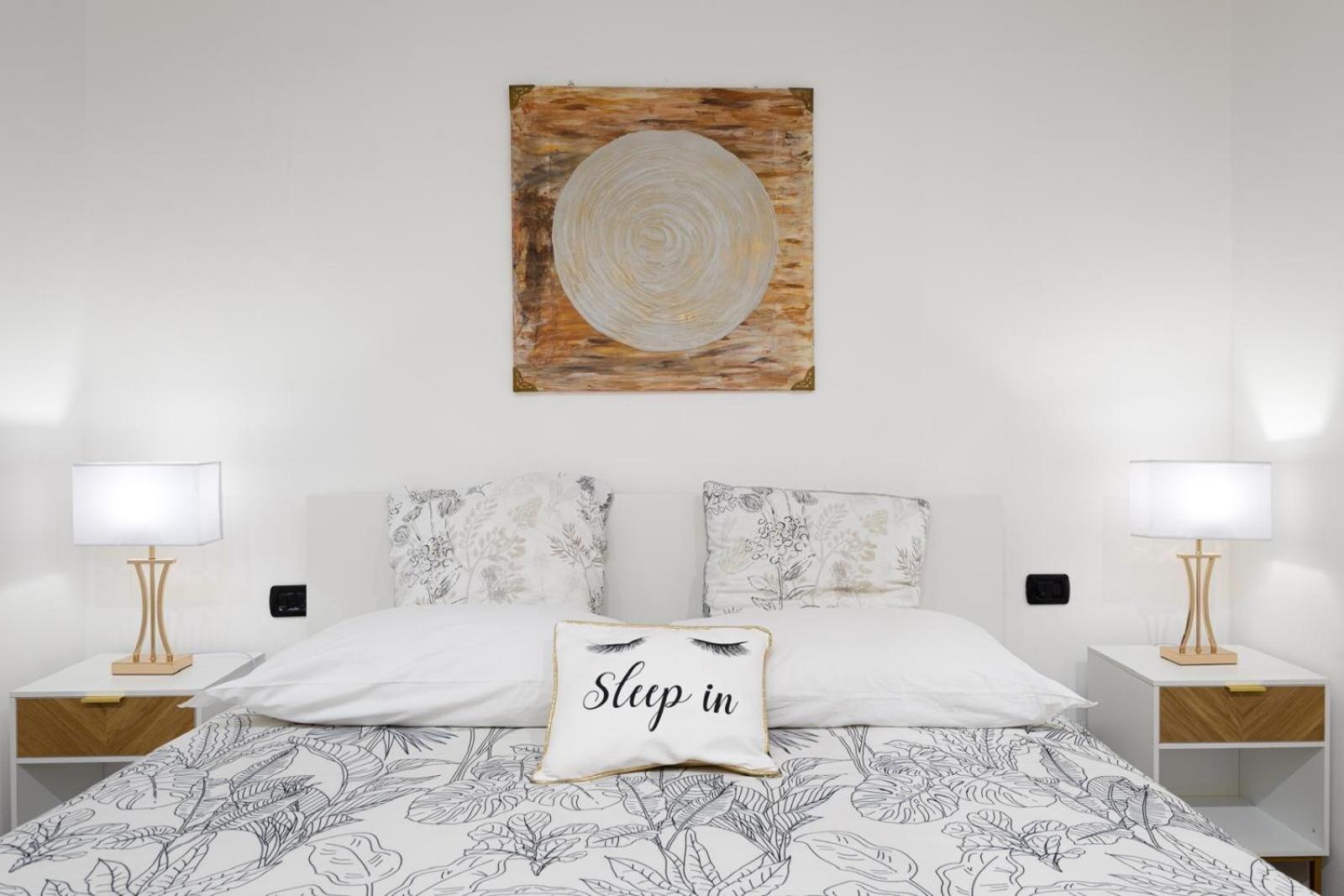Nadia's Lovely - With Private Garden And Jacuzzi Appartamento