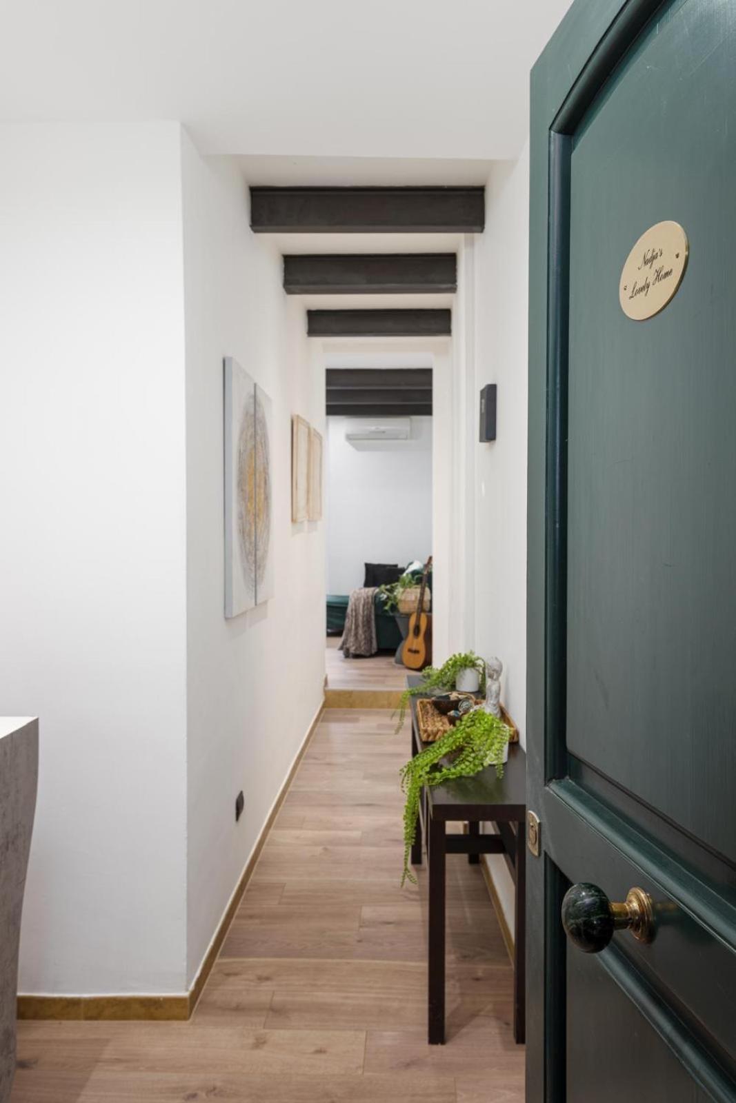 Nadia's Lovely - With Private Garden And Jacuzzi Appartamento *